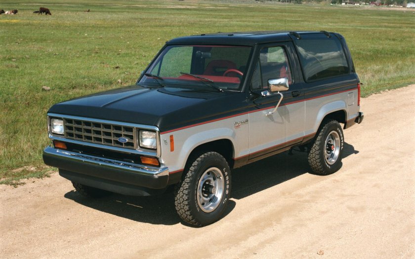 Ford Bronco 2