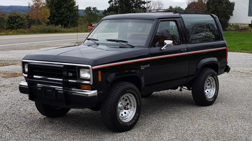 Ford Bronco 2