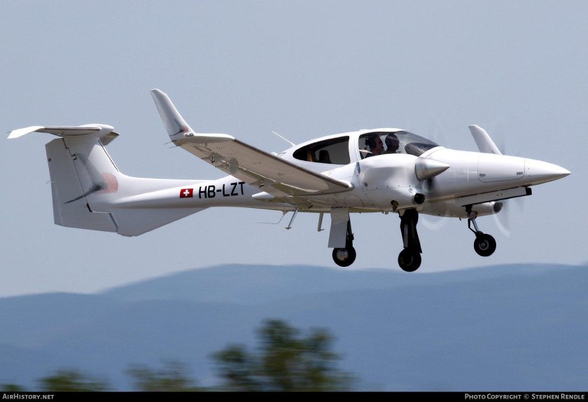 Самолет даймонд