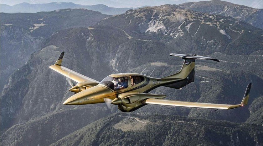 Самолёт Даймонд 42