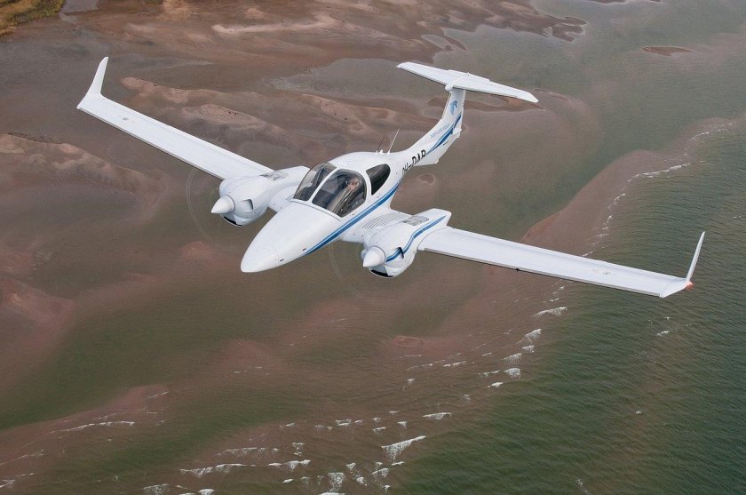 Самолёт Даймонд 42