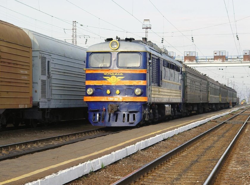 Пассажирский тепловоз тэп10