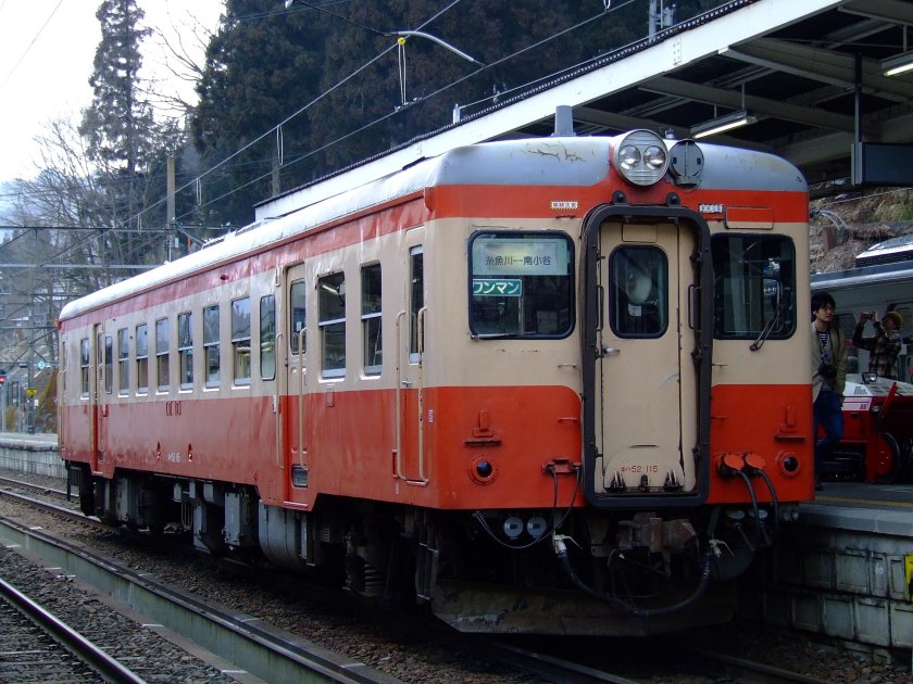 Jnr Kiha поезда