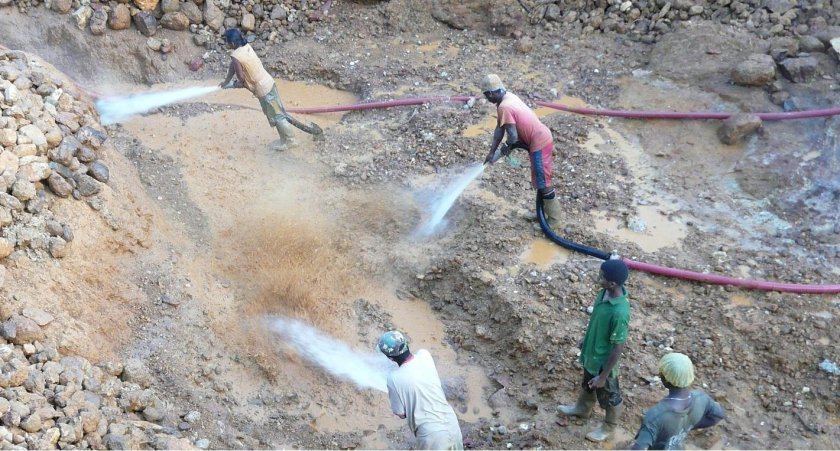 Гидромонитор золотодобыча