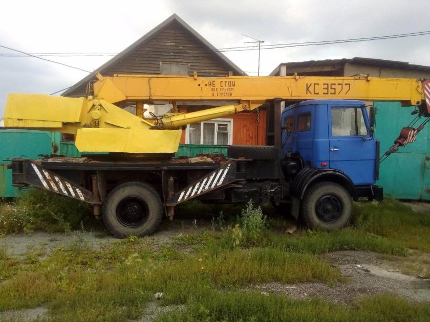 Автокран МАЗ 3577
