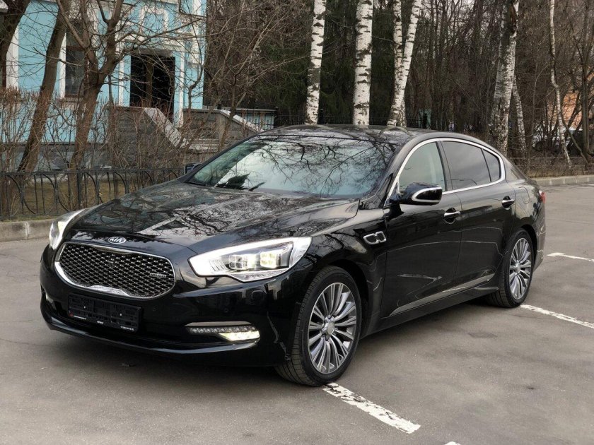 Kia Quoris Black