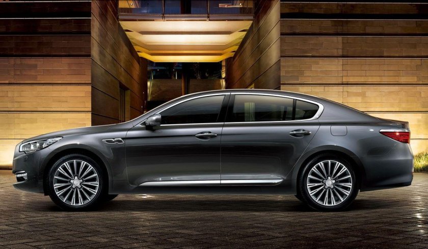 Киа Кворис 2022