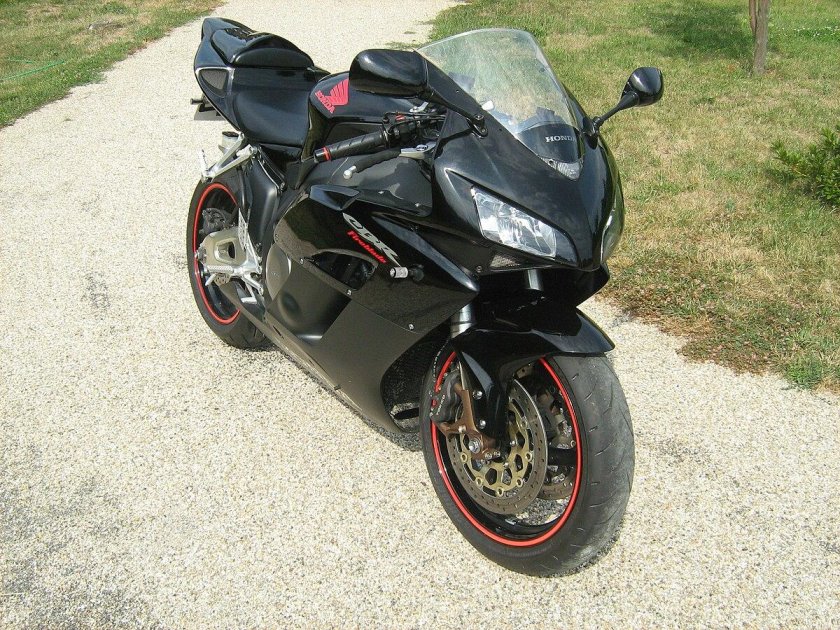 Honda CBR 1000rr 2005