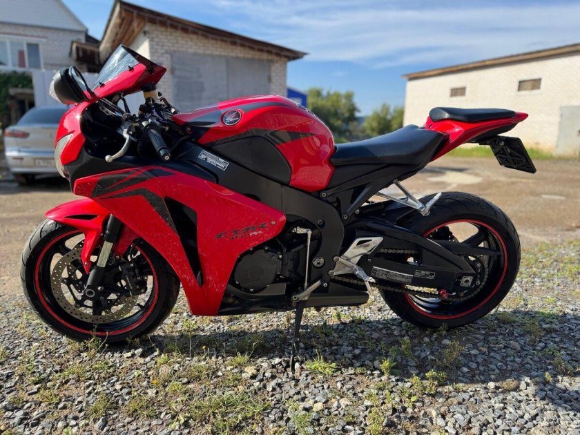 Honda cbr 1000 rr ra fireblade