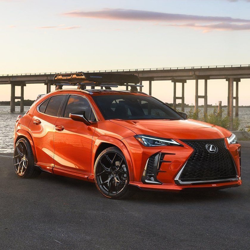 Лексус UX 200 2019