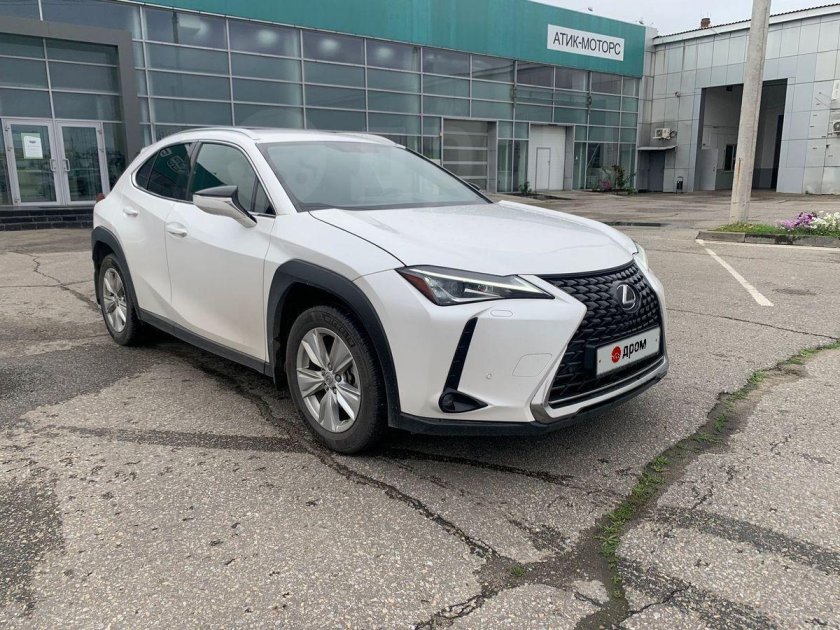 Лексус ух200
