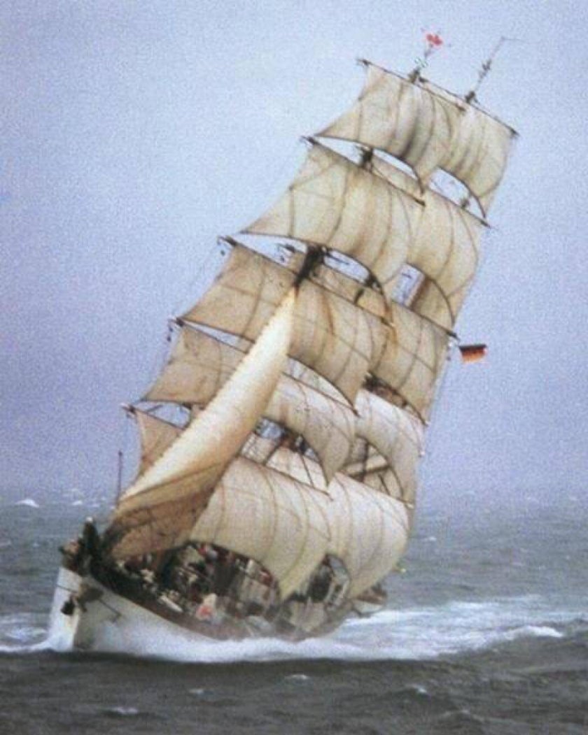 Рваные паруса