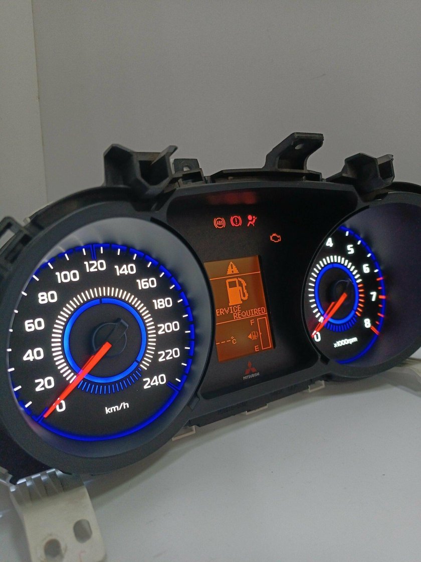 Приборка ланцер 10