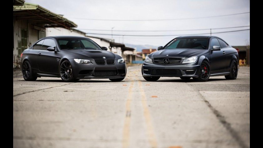 Мерседес Бенц c63 чёрный и БМВ чёрный