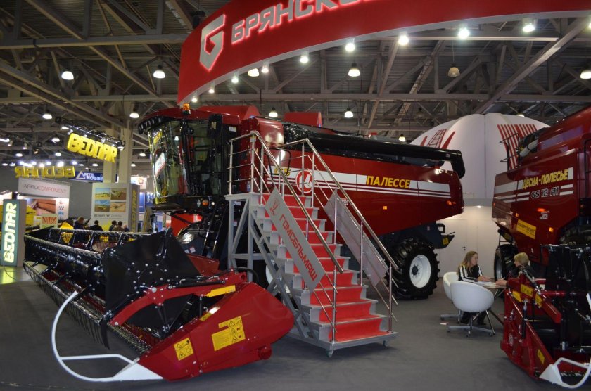 Комбайн Брянсксельмаш gs12