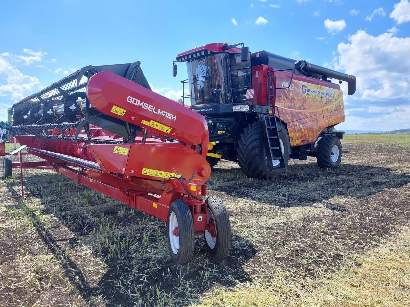 Комбайн Брянсксельмаш gs12