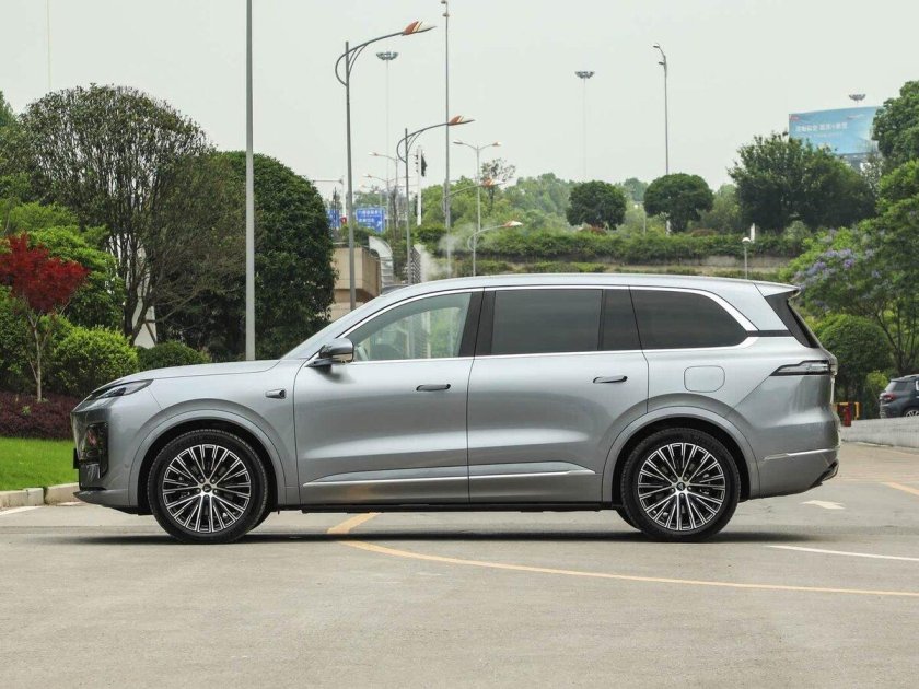 Автомобиль lixiang