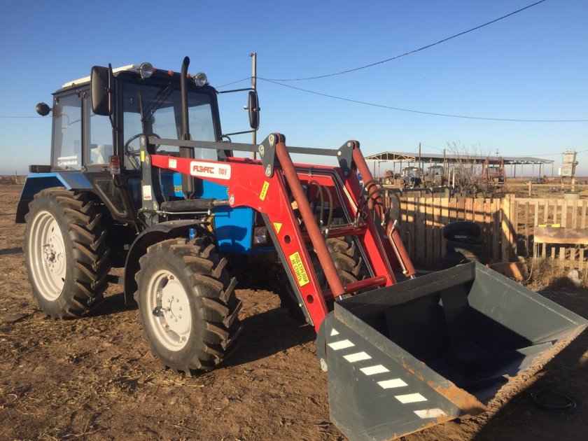 Погрузчик фронтальный на МТЗ 82 быстросъёмный