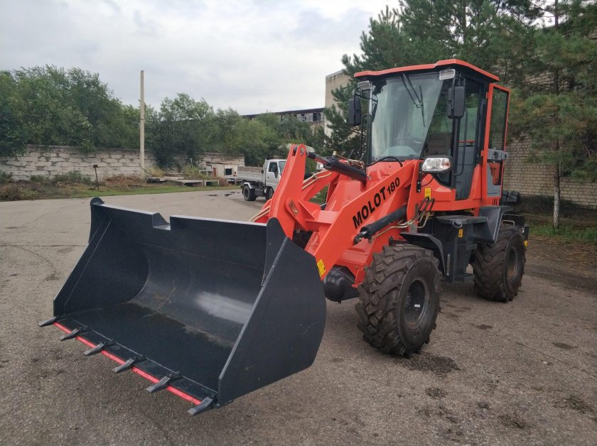 Фронтального погрузчика Molot 180