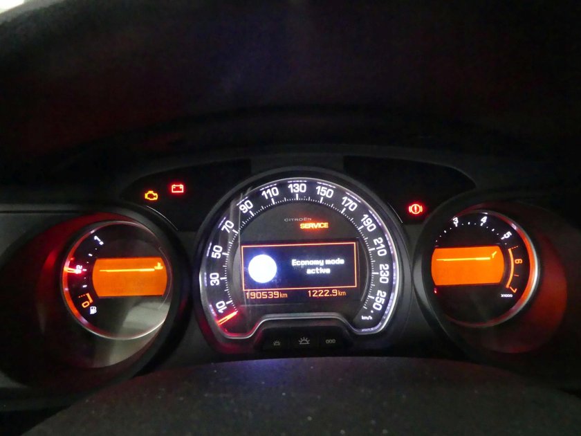 Outlander 2008 панель приборов 93c56