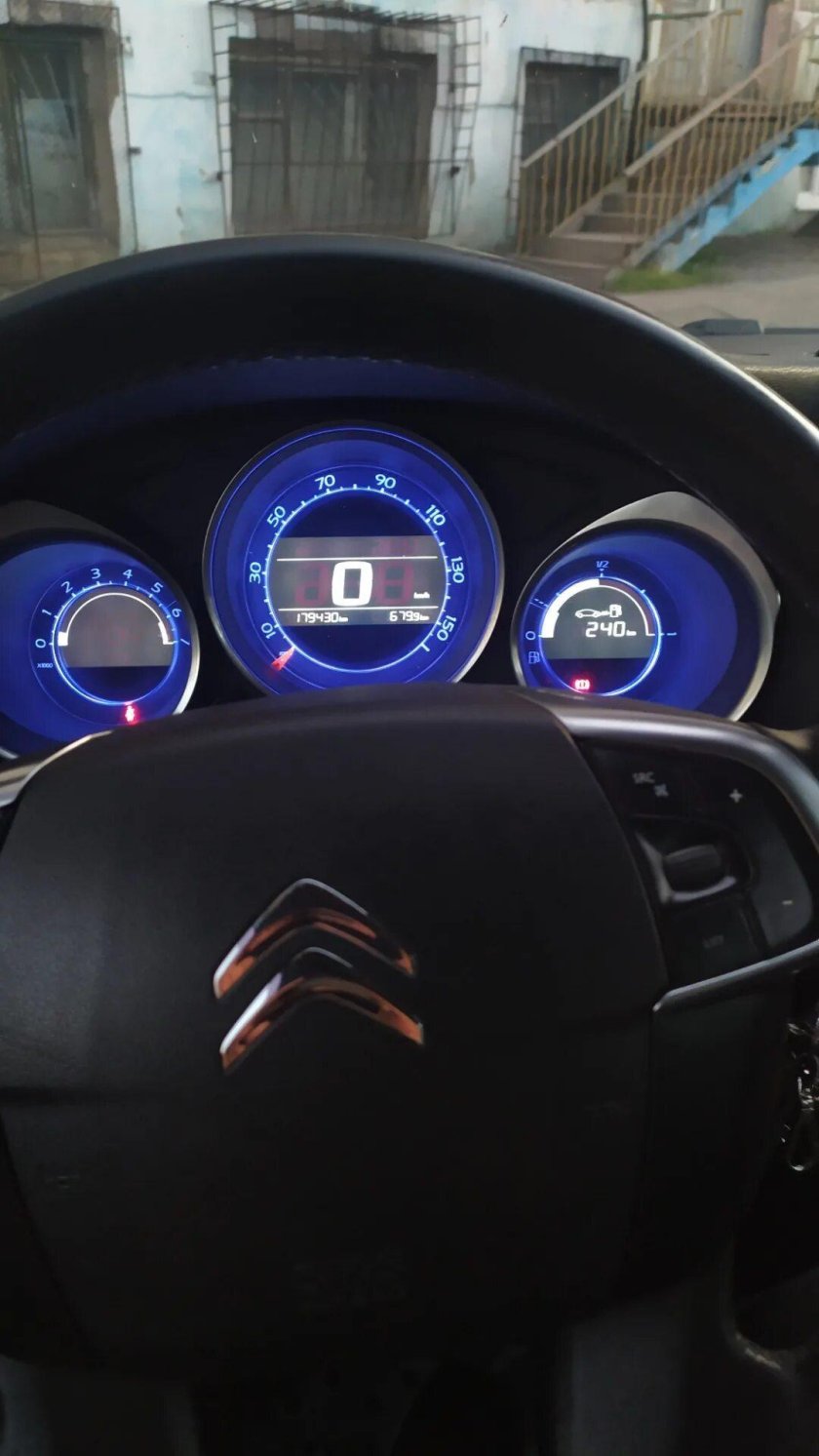 Приборная панель Citroen ds4