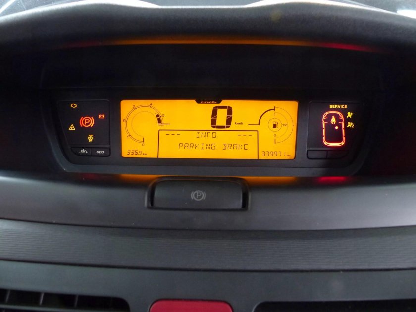 Приборная панель Ситроен ц 4 Гранд Пикассо