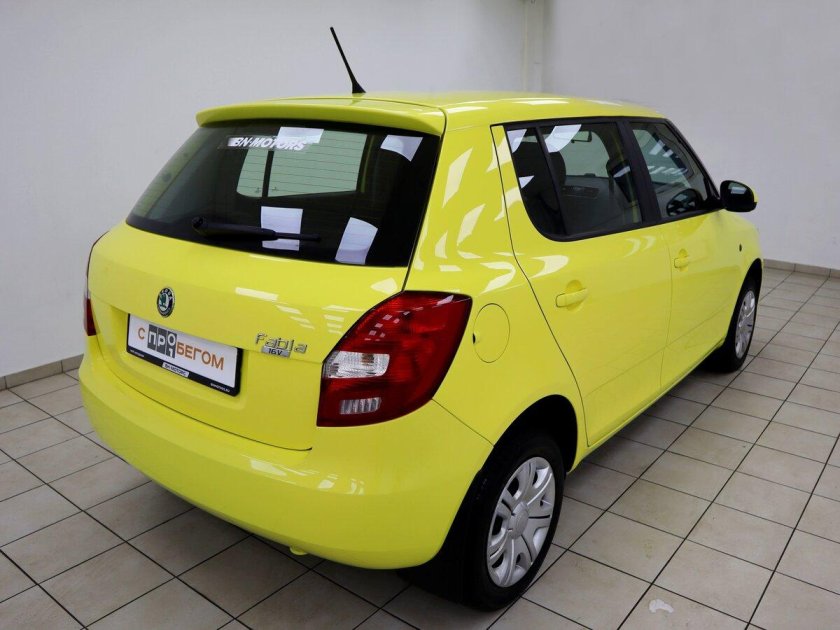 Шкода фабия 2011