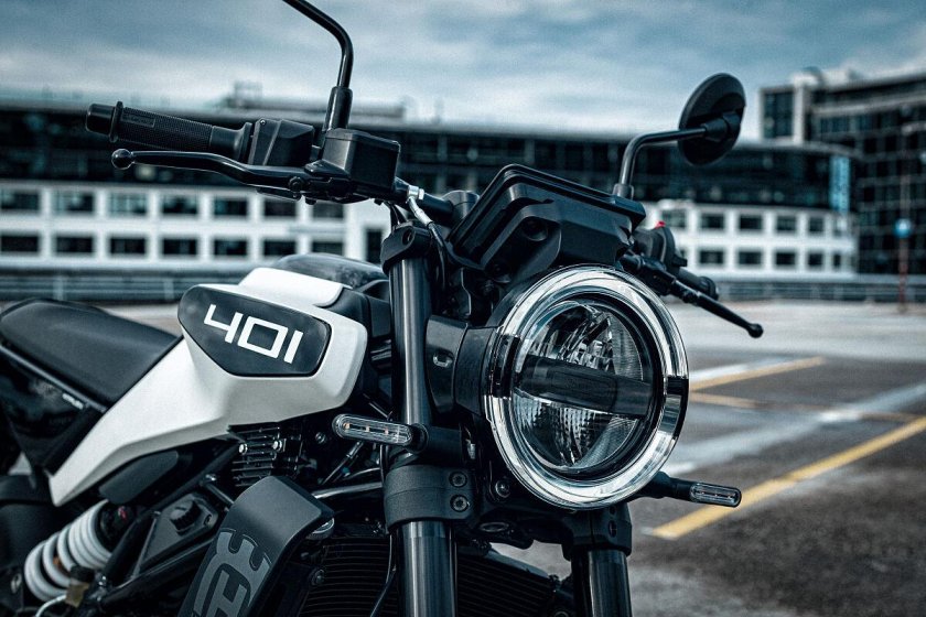 Мотоцикл husqvarna svartpilen 701