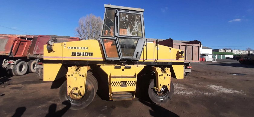 Самоходный каток Ду-101