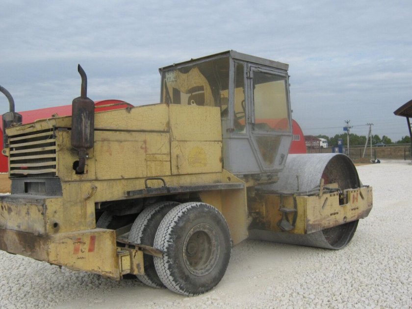 Грунтовый каток ду-62