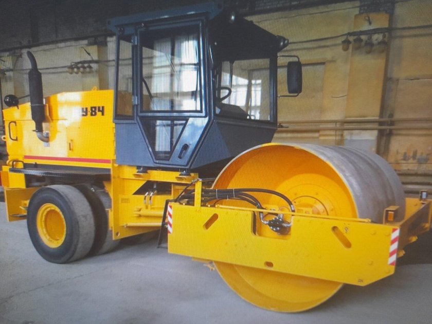 Каток дорожный вибрационный Ду 84