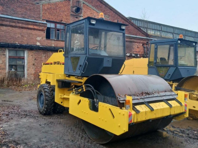 Каток грунтовый ду-85