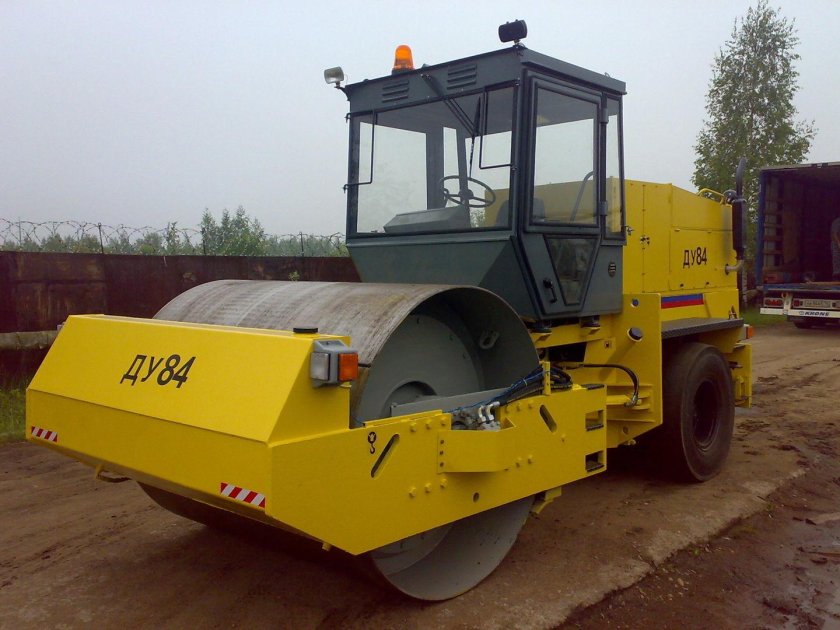 Каток дорожный вибрационный Ду 84