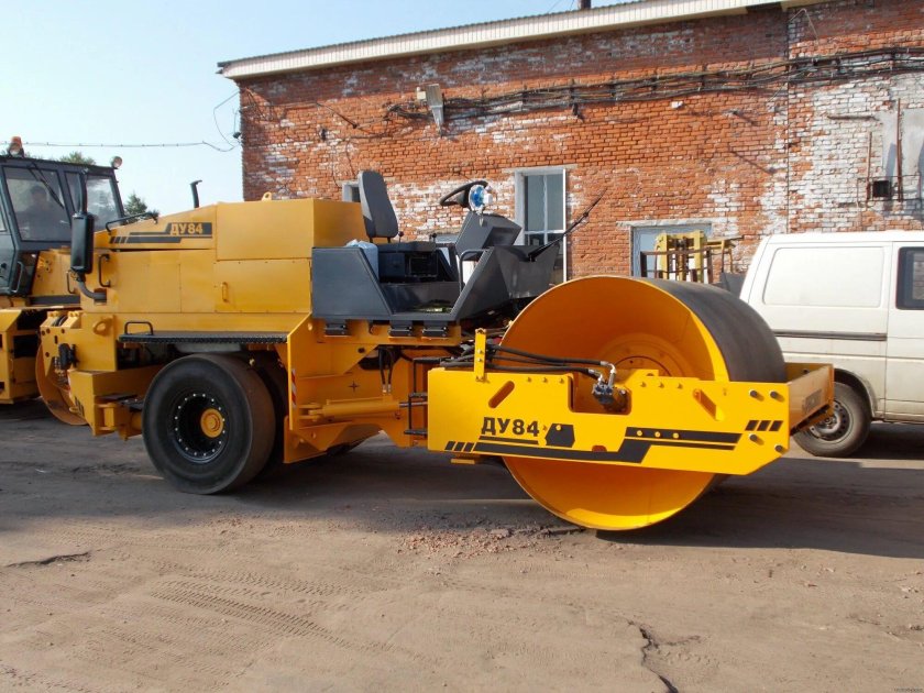 Каток вибрационный Ду-85