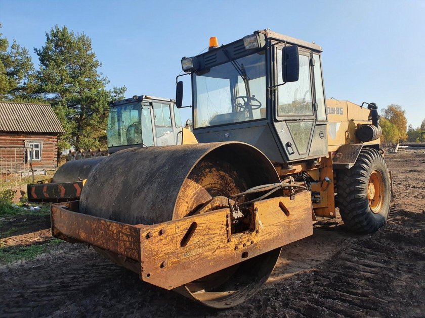 Каток грунтовый Ду-85