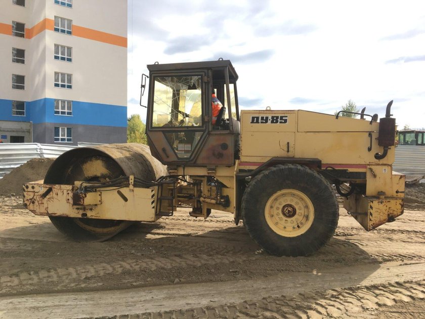 Каток грунтовый Ду-85
