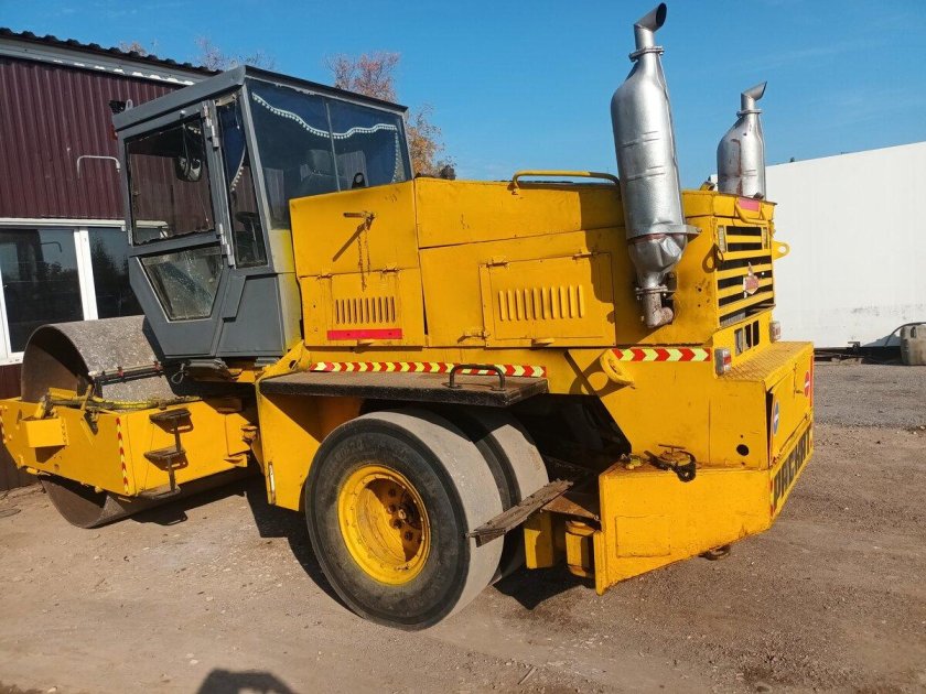 Каток вибрационный ду-84