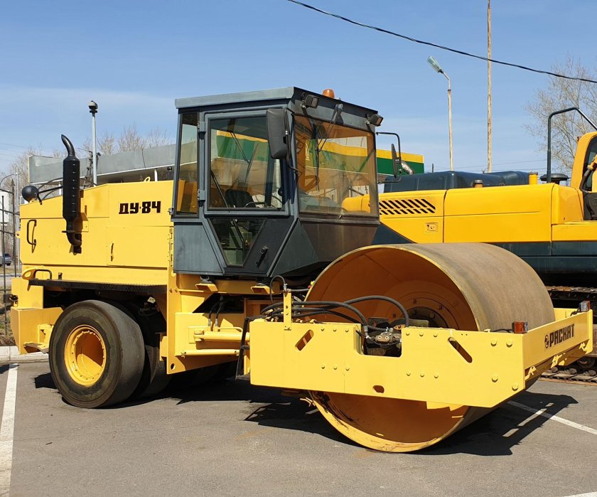 Каток дорожный вибрационный ду 84