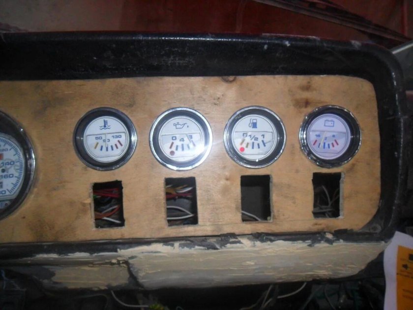 Приборная панель ЮМЗ 6
