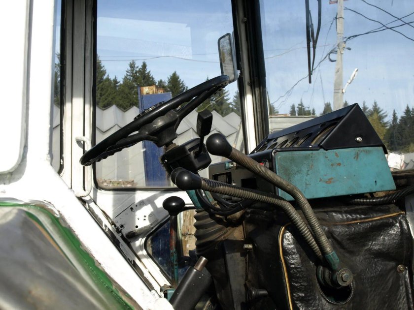 Трактор юмз 6