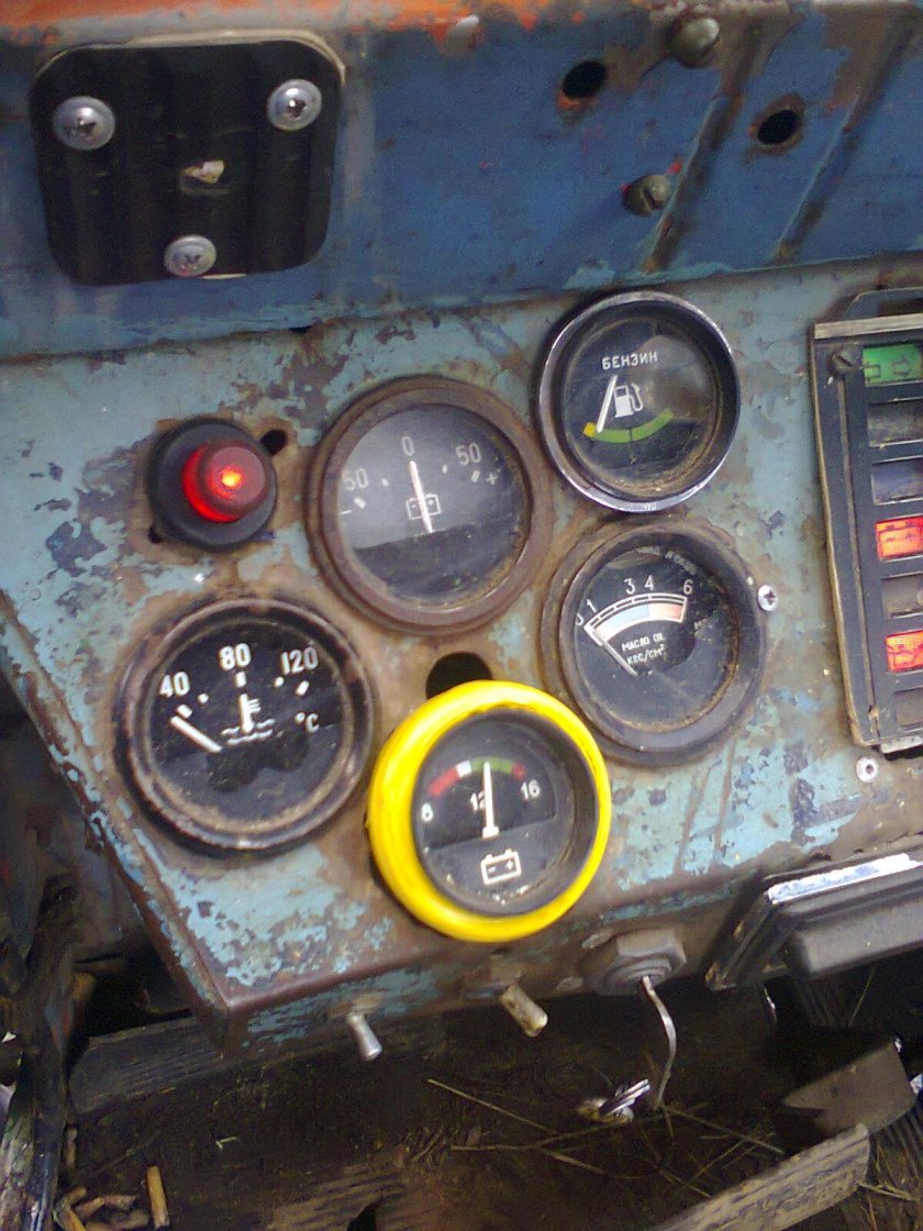 Вольтметр МТЗ 80