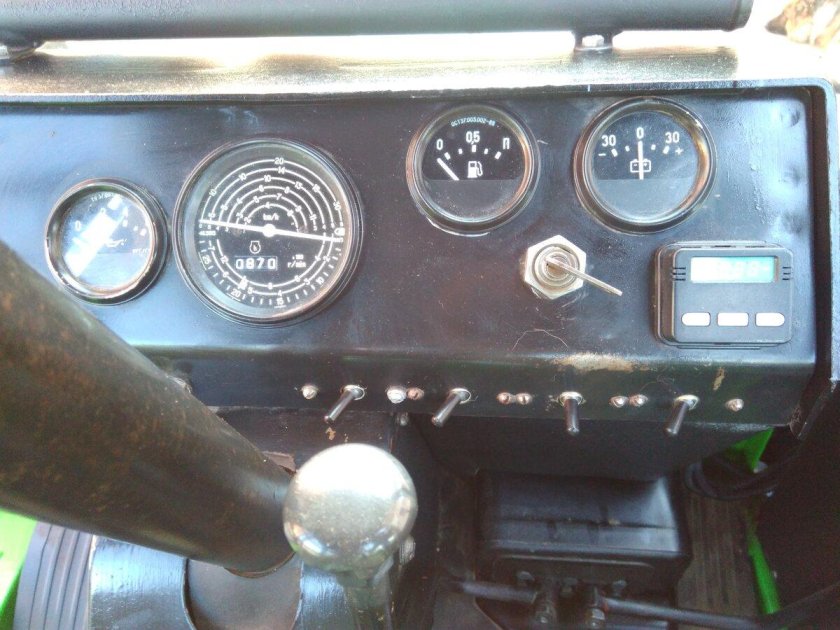 Приборная панель трактора т 25