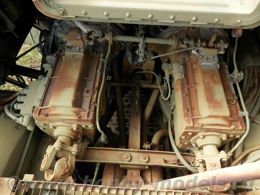 ЗИЛ 135 лм моторный отсек