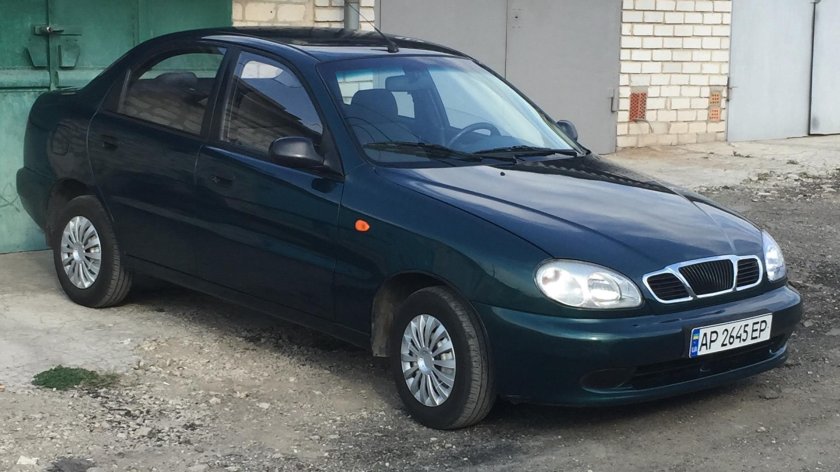 Темно зеленый Дэу Ланос