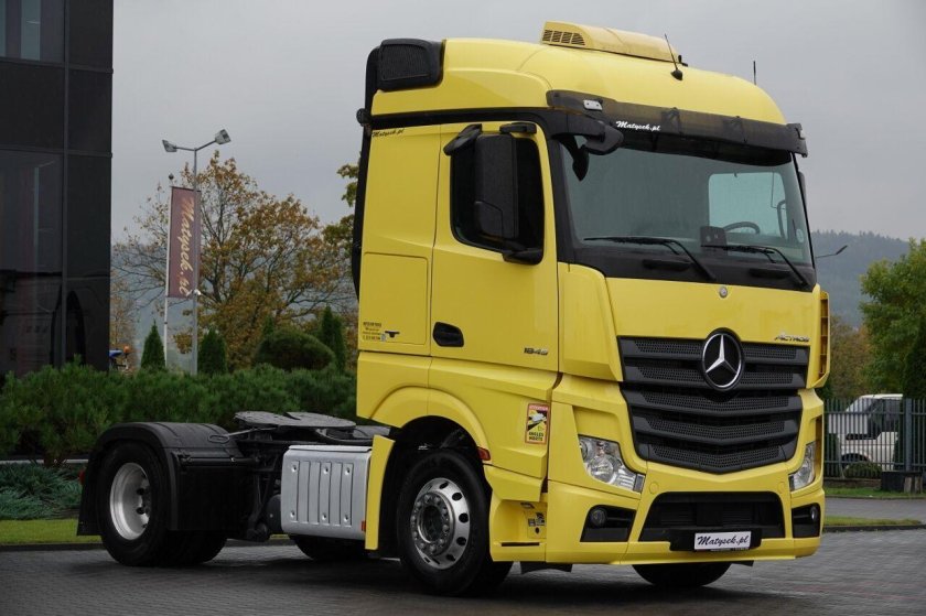 Mercedes benz actros 1845