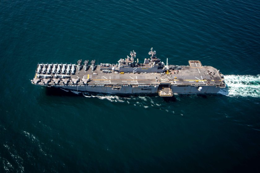 USS «Эссекс» (LHD-2)