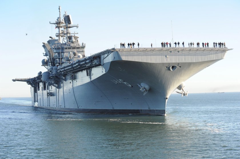 Корабль USS America (LHA 6)