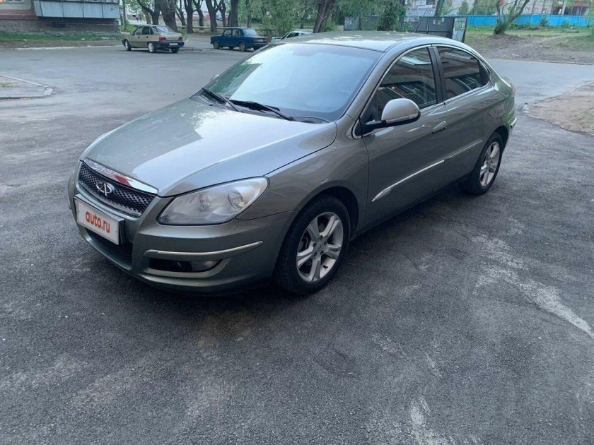 Volkswagen Golf VII 1.6 at (110 л.с.) б/у белый