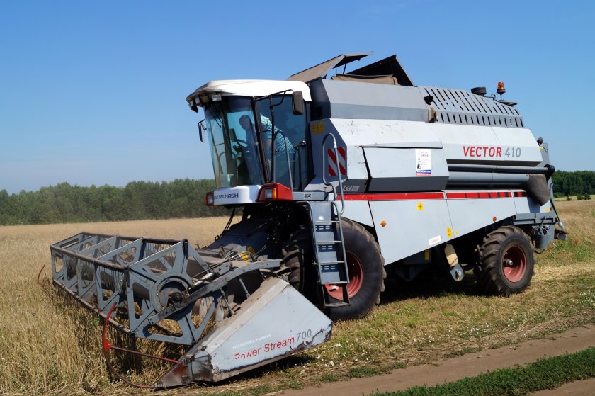Зерноуборочные комбайны vector 410