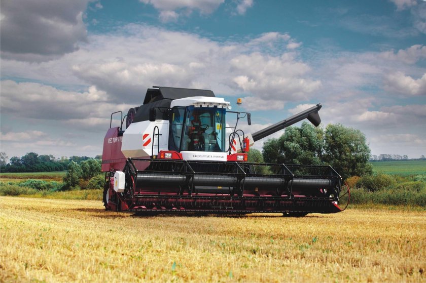 Зерноуборочный комбайн Ростсельмаш